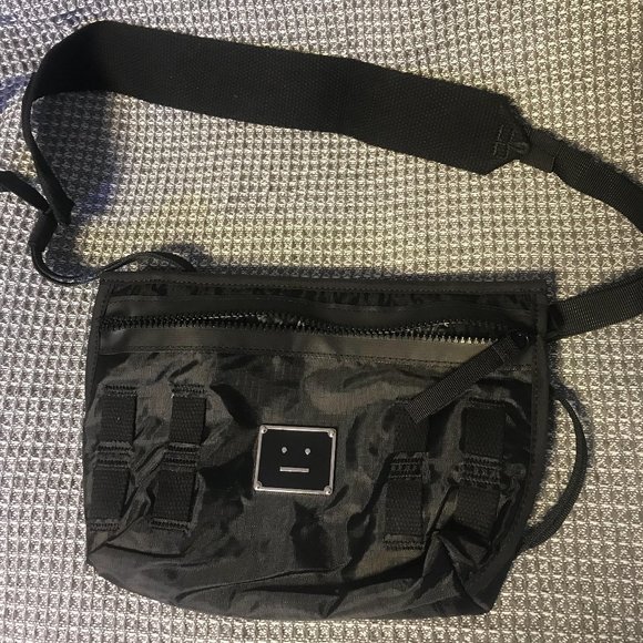 ACNE STUDIOS Logo-Appliquéd Ripstop Messenger Bag - Picture 2 of 5